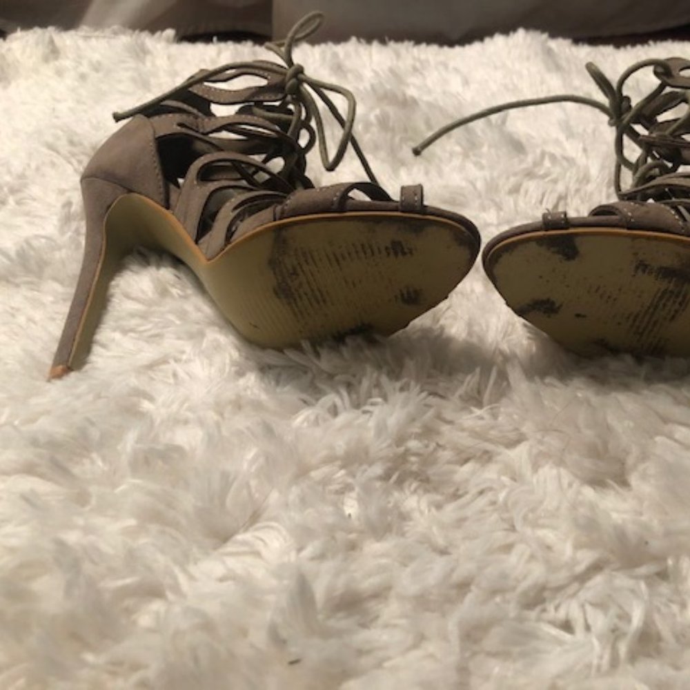 Heels - Picture 6 of 7